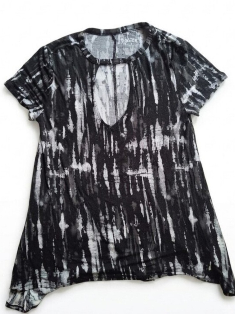 Mudd Black & Gray Tie-Dye Keyhole Short Sleeve Tee